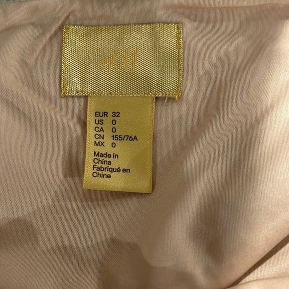 H&M midi lace dress. Light blue. Size 0. - Picture 3 of 3